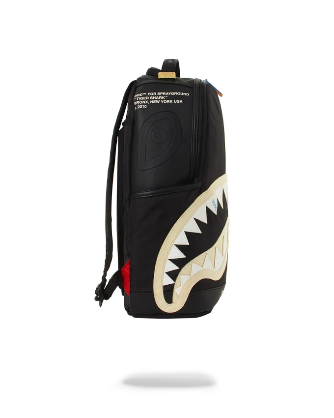 BITE ME SHARK (SİYAH) Sırt Çantası