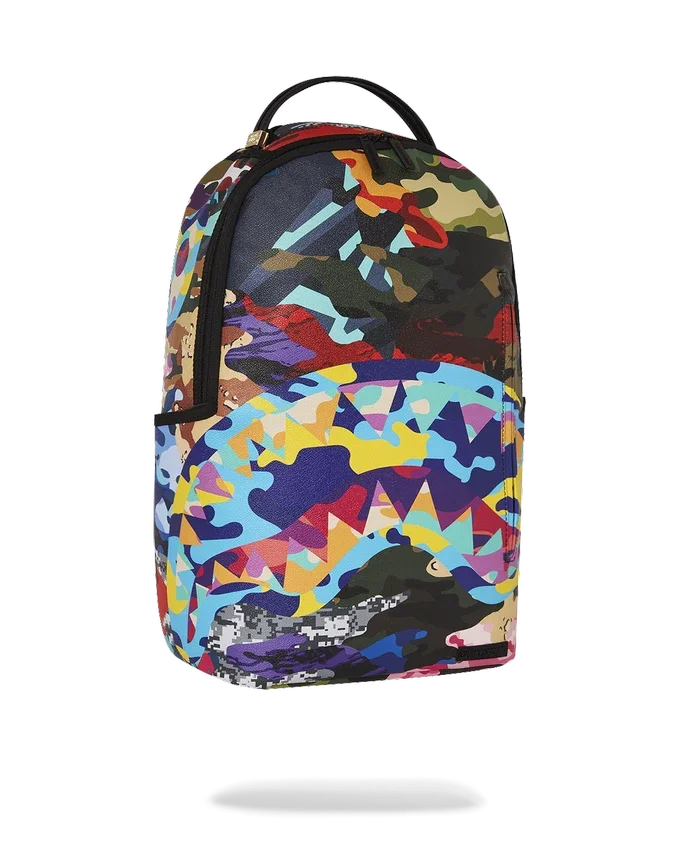 DİLİMLİ VE KÜP KÜP KESİLMİŞ CAMO SIRT ÇANTASI