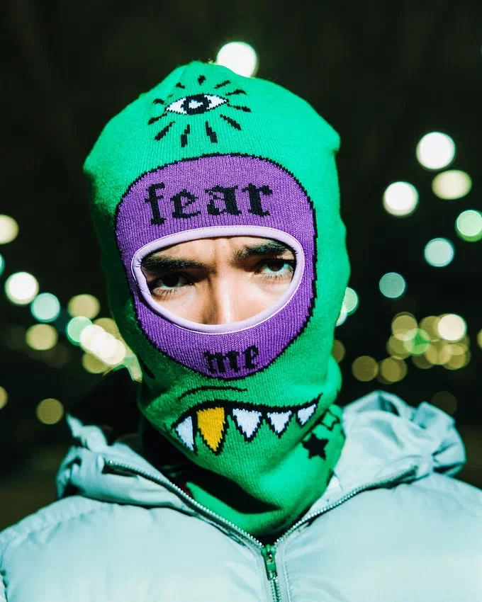 FAR OUT Kar Maskeleri