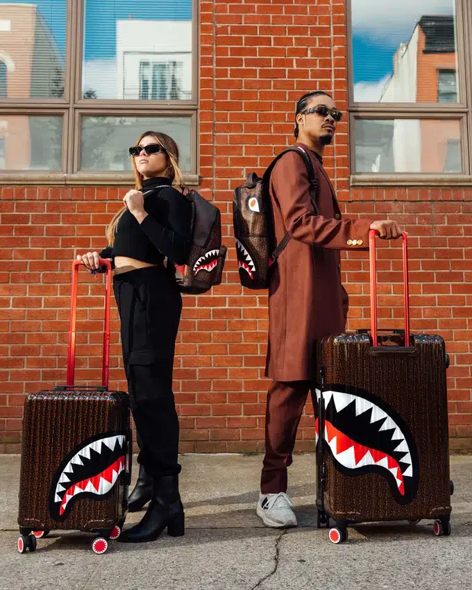 FRENZY SHARKS SHARKNAUTICS SERT KABUKLU TAM BOY VALİZ