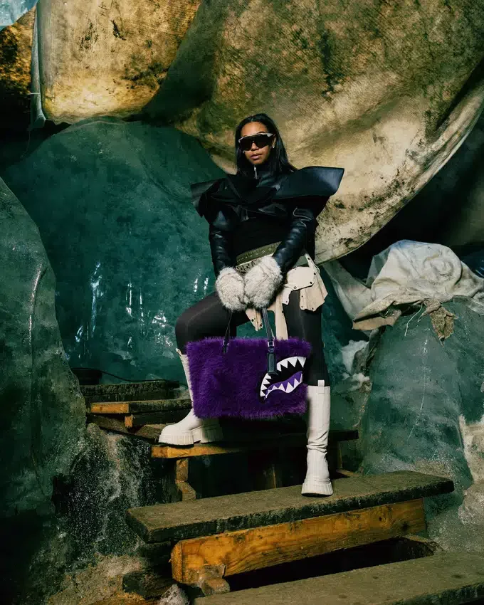 FURZILLA SHARK (MOR) Tote Çantalar