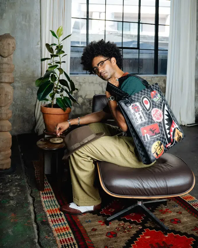 GLOBAL MOGUL UNLIMITED MILES LOFT Tote Çantalar