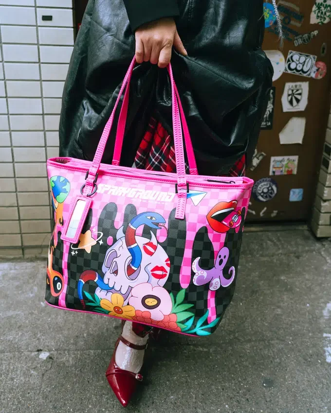 HAPPY HANGRY Tote Çantalar