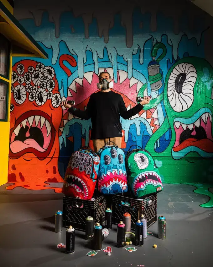 JORGE RODRIGUEZ THE ARTIST COLLAB BLINKY Shark Sırt Çantası
