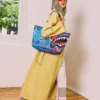 LONDRA MODA HAFTASI PODYUMUNA HAZIR TOTE ÇANTASI