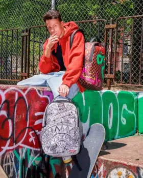 MAD DOODLES Sırt Çantası (DLXV)