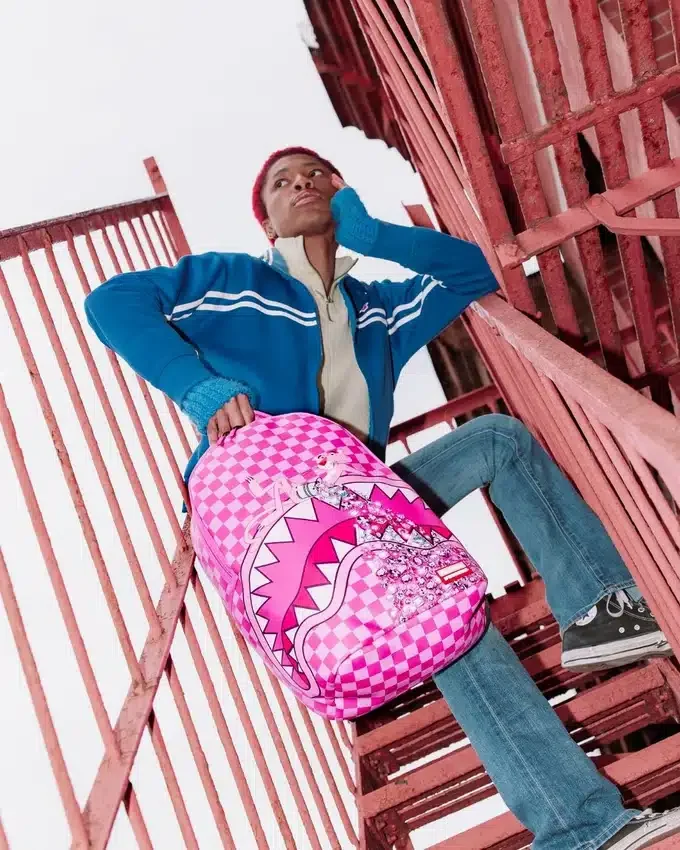 PEMBE PANTER SADECE İŞİMİ YAPIYORUM