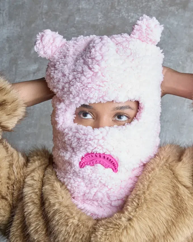 PEMBE POLAR AYI KULAKLILI KAR MASKELERİ