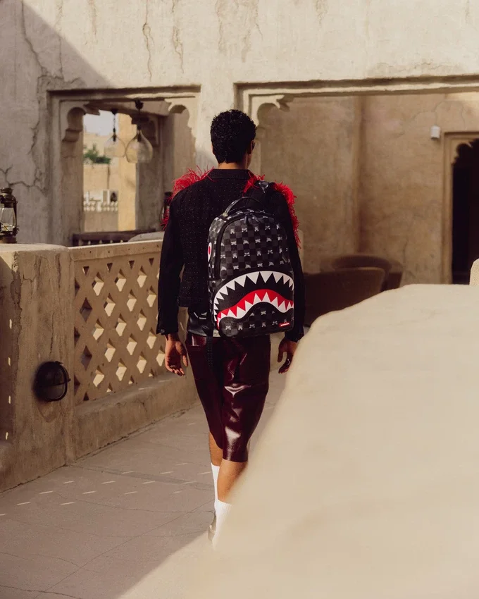 SHARK MOB HIDEOUT Sırt Çantası