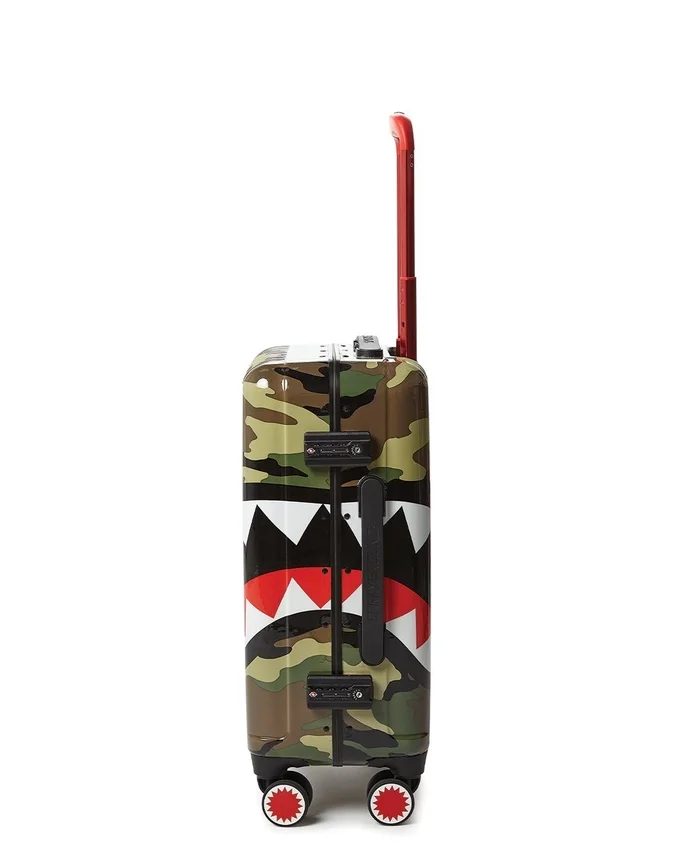 SHARKNAUTICS (Camo) 21,5” Valiz