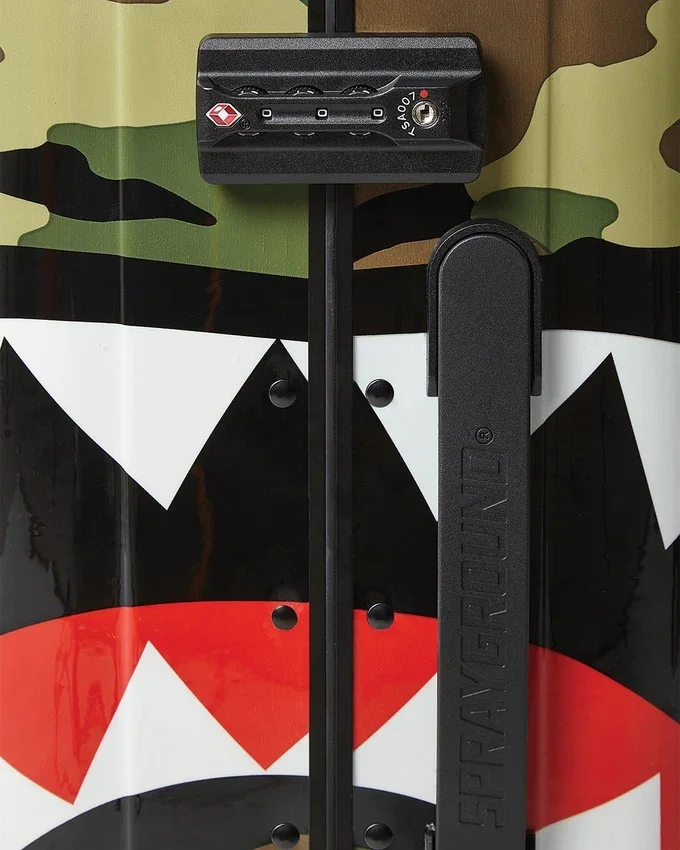 SHARKNAUTICS (Camo) 21,5” Valiz