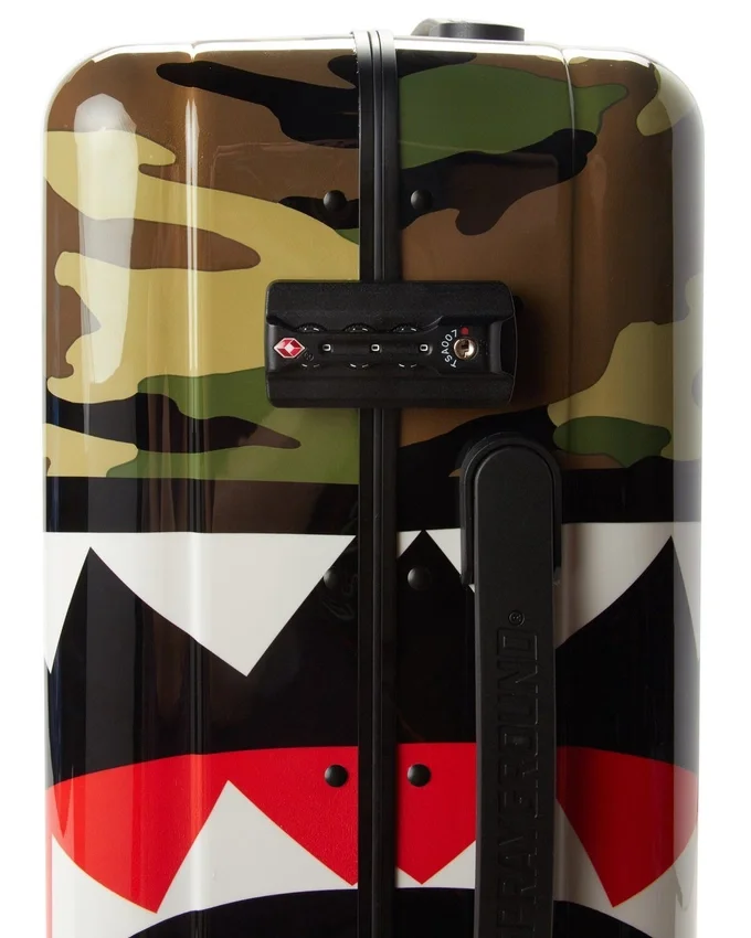 SHARKNAUTICS (Camo) 21,5” Valiz
