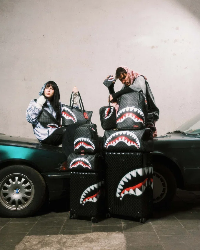 SHARKS IN PARIS HYPER PUFF Tote Çantası