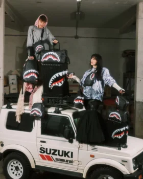 SHARKS IN PARIS HYPER PUFF Tote Çantası