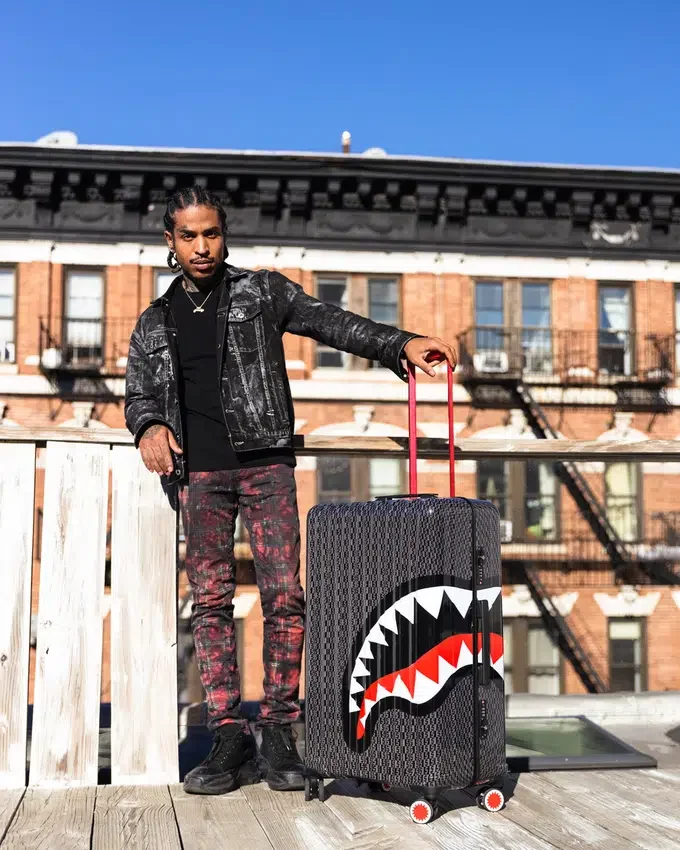 SPRAYGATTI REVV SHARKNAUTICS SERT KABUKLU TAM BOY VALİZLER