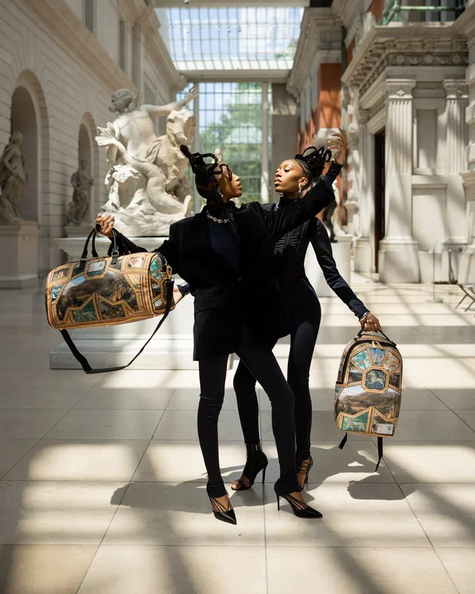 THE MET MASTERPIECES Silindir Çantalar