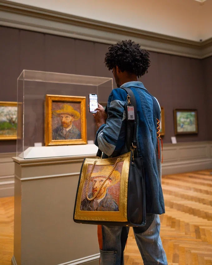 THE MET VAN GOGH ÇERÇEVELİ OTOPORTRE TOTE ÇANTASI